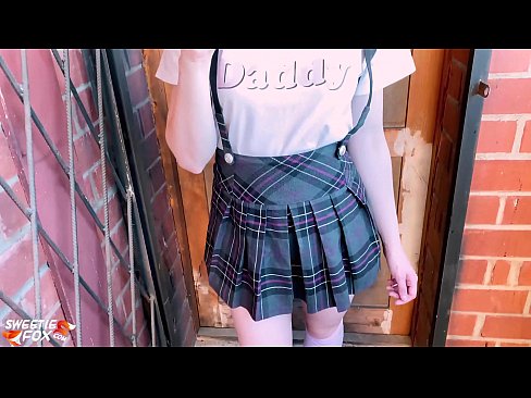 ❤️ Schoolgirl sûget har lul djip en neukt ynstee fan klassen. ☑ Moaie porno by porno fy.hentaiser.ru