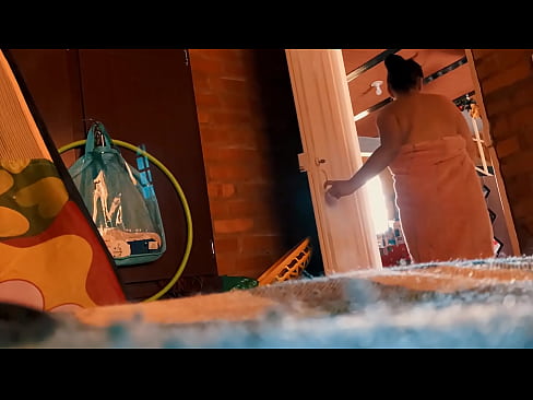 ❤️ Myn omke folget my yn 'e dûs, hy neukt my wylst ik dûs. ☑ Moaie porno by porno fy.hentaiser.ru